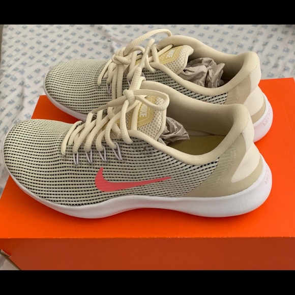 Nike flex shoes - Picture 2 of 6